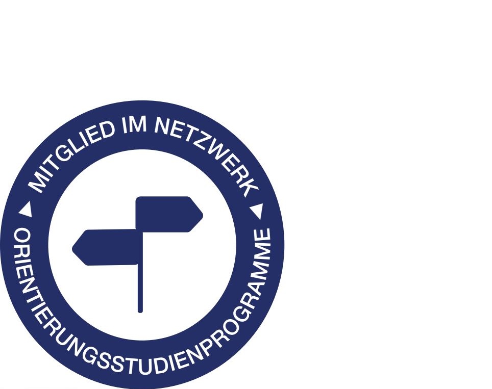 Logo des Netzwerks Orientierungsstudienprogramme: In einem blauen Kreis mit weißer Schrift steht ein Wegweise der in zwei entgegengesetzte Richtungen zeigt 